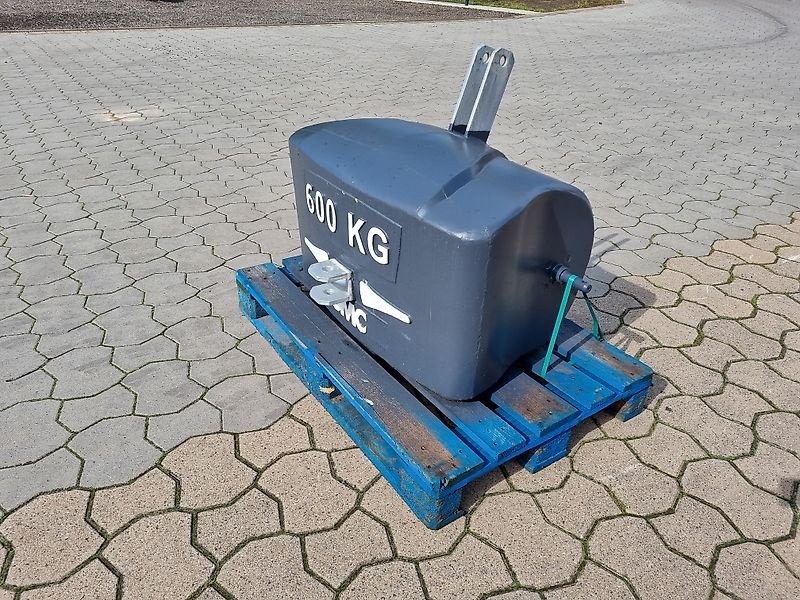Frontgewicht типа GMC Frontgewichte von 400-1.200kg, Neumaschine в Stemwede (Фотография 1)