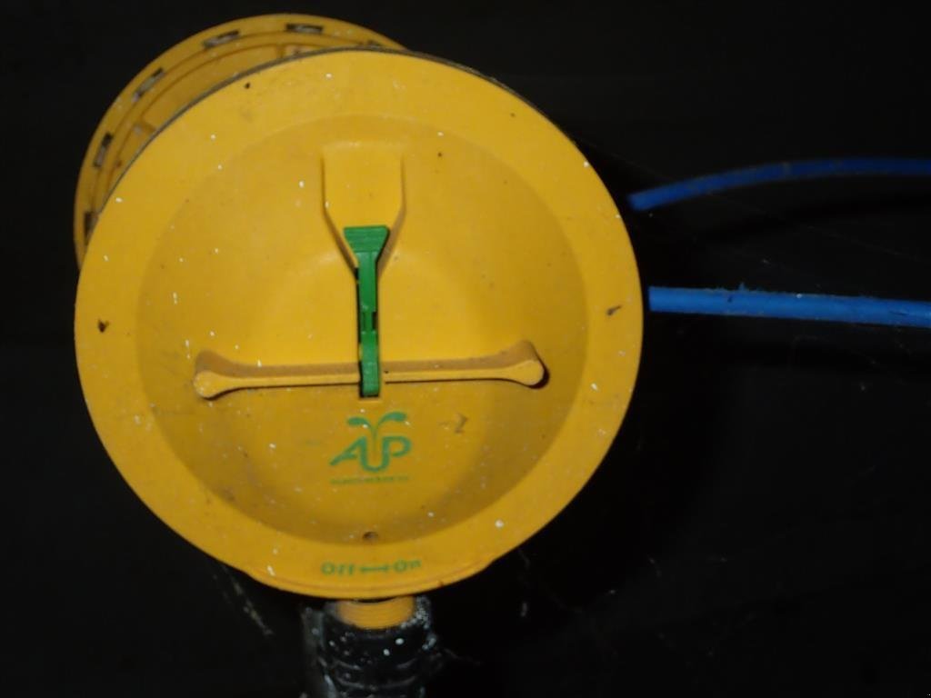 Aufstallung типа Sonstige AP Aqua Flow vandventiler med vippetrug, Gebrauchtmaschine в Egtved (Фотография 2)