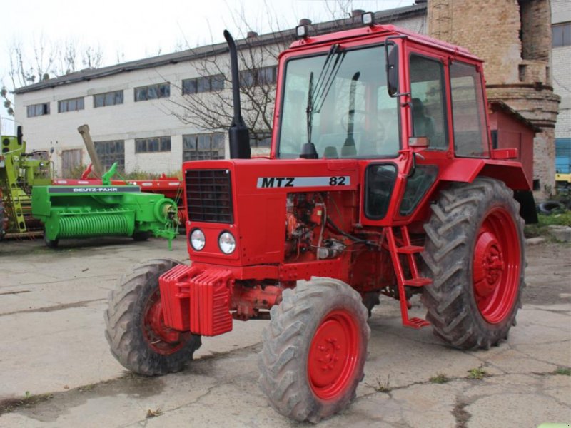 Oldtimer-Traktor типа Belarus Беларус-82, Neumaschine в Ковель (Фотография 1)