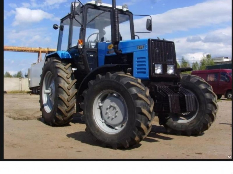 Oldtimer-Traktor типа Belarus Беларус-1523, Neumaschine в Не обрано (Фотография 1)