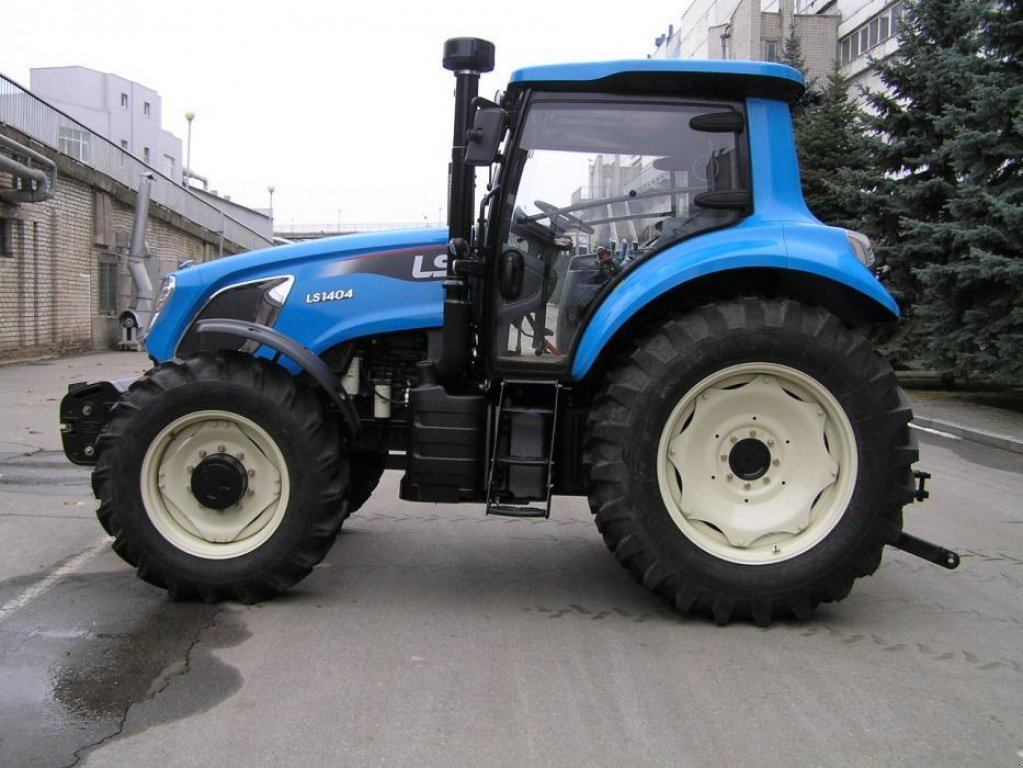 Oldtimer-Traktor типа LS Tractor H 140, Neumaschine в Бровари (Фотография 4)