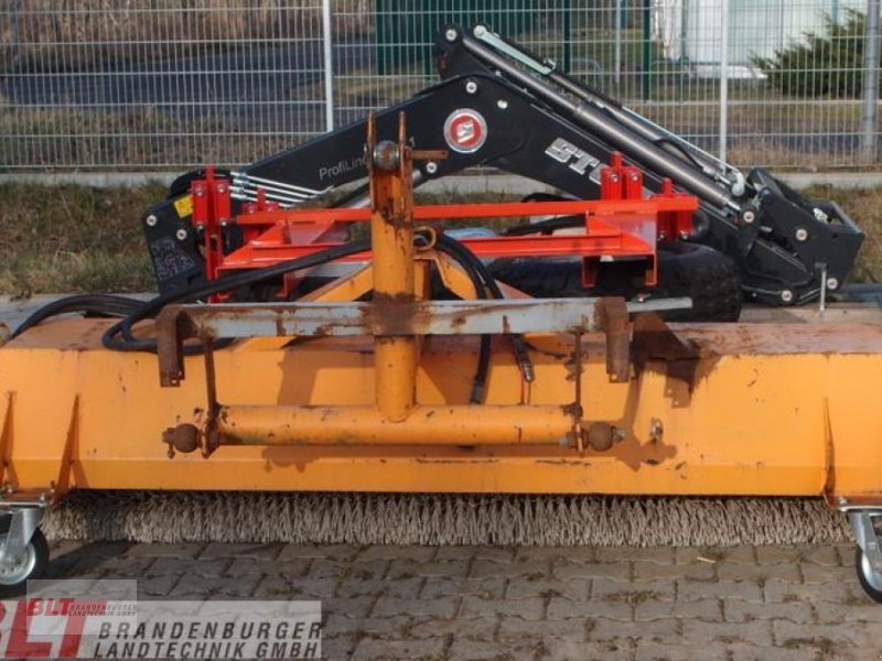 Sonstige Gartentechnik & Kommunaltechnik типа Sonstige SAPHIR Kehrmaschine 2,2 m, Gebrauchtmaschine в Rhinow (Фотография 1)
